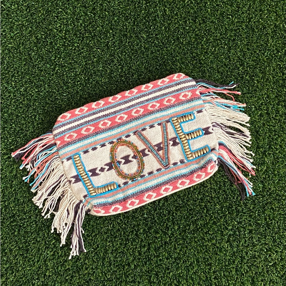 Ale’ Love clutch